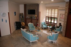 Lobby sitting area - Hotel Uz (Safranbolu)