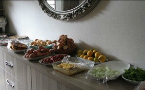 Free daily buffet breakfast - Hotel Uz (Safranbolu)