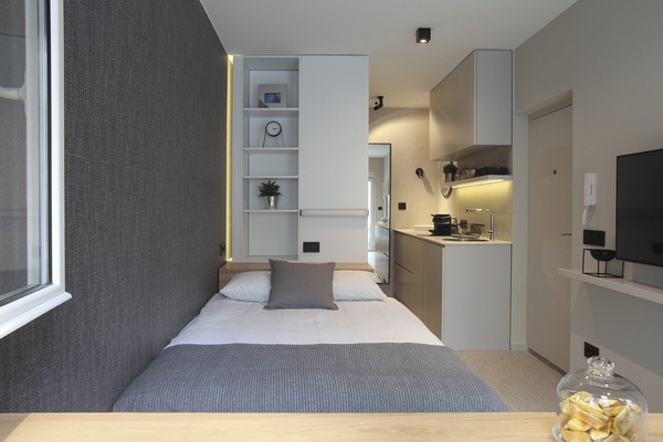 Desk, laptop workspace, iron/ironing board, free WiFi