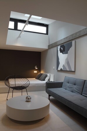 Studio – superior | Skrivebord, skrivebord for bærbar PC og strykejern/-brett