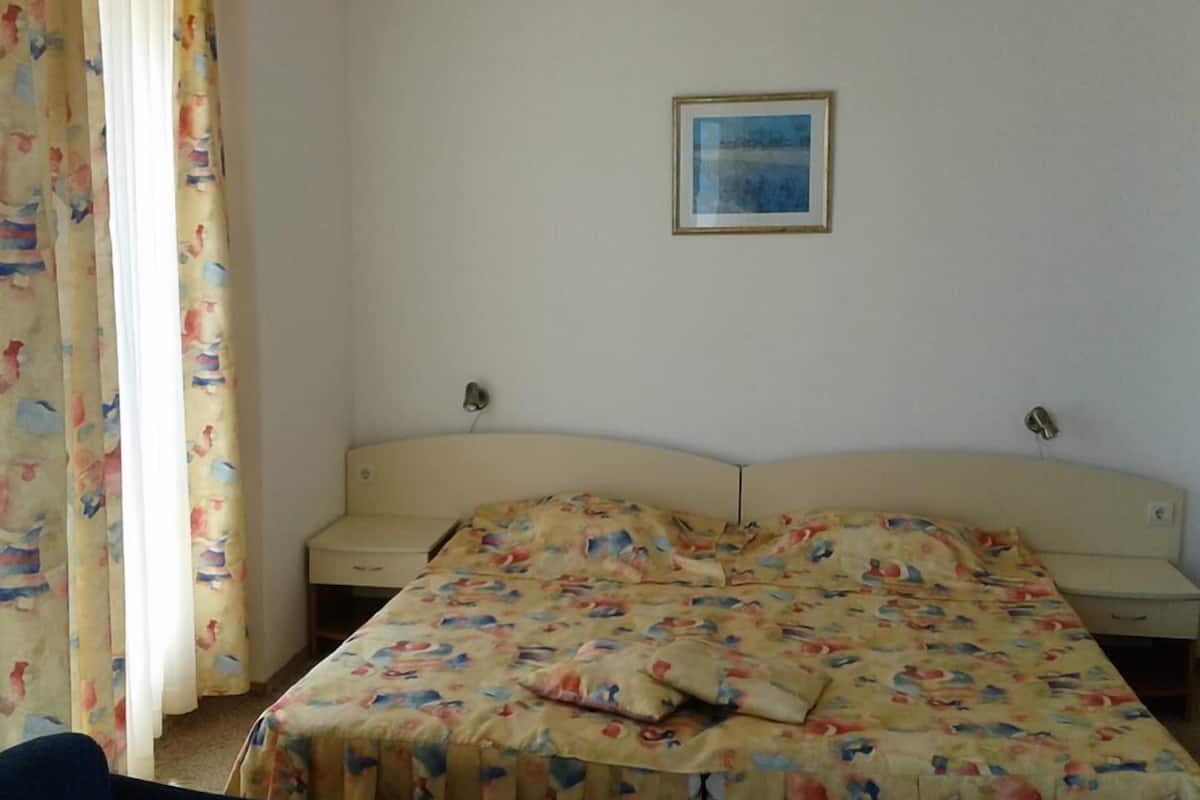 Apartment, 1 Bedroom | Minibar, free WiFi, bed sheets