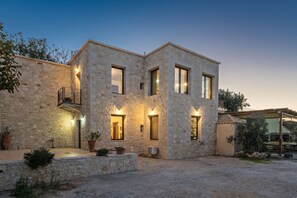 Exterior - Sea views, Heated Pool, Ping Pong & Tennis, 23 pax (Αχλάδα)