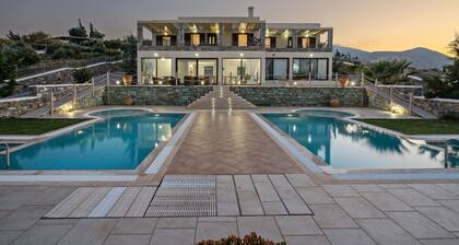 Sea views, Heated Pool, Ping Pong & Tennis, 23 pax