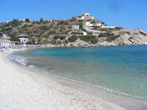 Ranta lähistöllä, rantapyyhkeitä