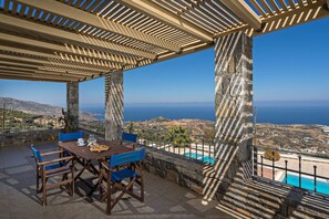 Outdoor dining - Sea views, Heated Pool, Ping Pong & Tennis, 23 pax (Αχλάδα)