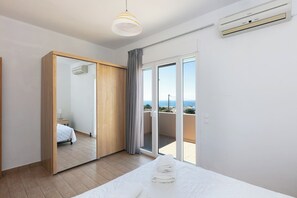 7 bedrooms, iron/ironing board, travel cot, free WiFi