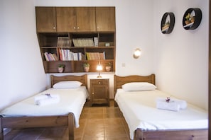 4 bedrooms, iron/ironing board, travel crib, WiFi - Villa in a great place of Rethymno, minutes away of the most famous beaches! (Κοξαρέ)