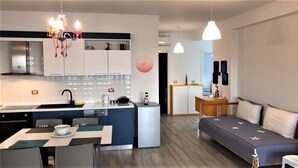Deluxe-talo, merinäköala | Ruokailu omassa huoneessa