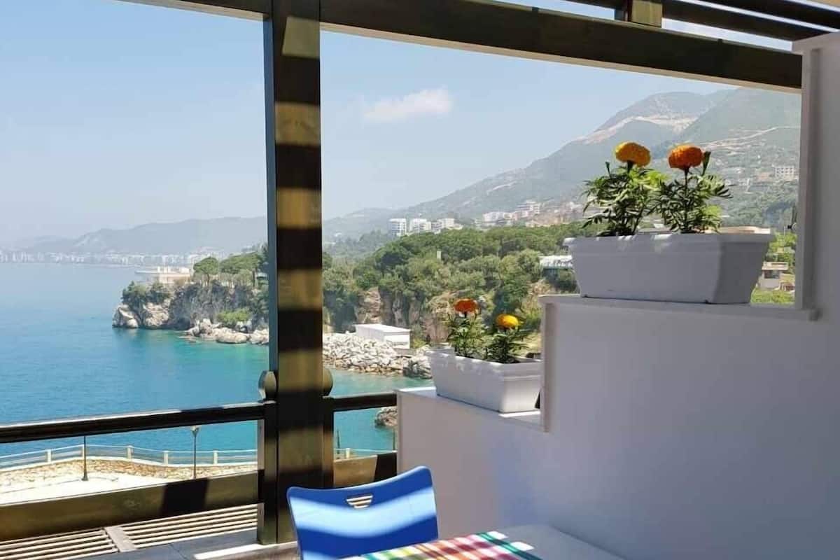Suite monolocale, vista mare | Balcone
