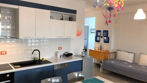 Deluxe House, Sea View | Private kitchen | Fridge, coffee/tea maker, electric kettle, cookware/dishes/utensils - Dianas Home (Orikum)