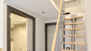 Exclusive Apartment, 4 Bedrooms, Terrace, Beach View (Sofia) | Bilik Mandi | Pancuran mandi, hulu semburan mandi hujan 