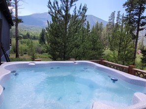 Outdoor spa tub - Cabin in the Woods by CRMR (Frisco)