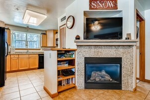 Smart TV, chimenea, piso con calefacción