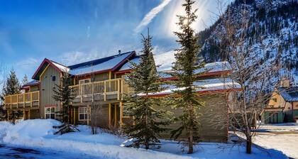 Streamside Lane Condos by CRMR