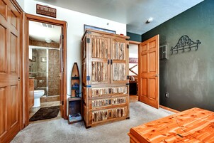 2 habitaciones, decoración personalizada y muebles diferentes 