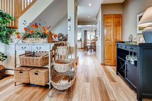 Comfort Condo, 2 Bedrooms, Kitchen | Living area | Flat-screen TV, DVD player