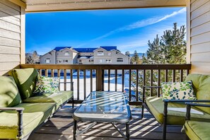 Comfort Condo, 2 Bedrooms, Kitchen | Balcony