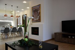 Dining - Alke Homme, Elegant Appartment, Acropolis (Αθήνα)
