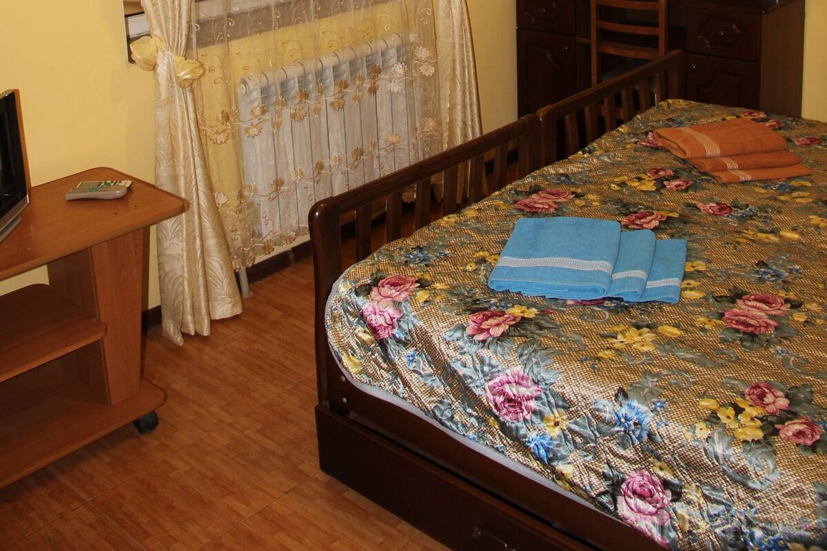 Superior-Apartment, Meerblick | Schreibtisch, laptopgeeigneter Arbeitsplatz, Verdunkelungsvorhänge