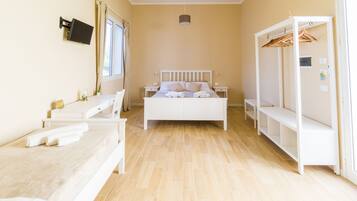 3 عدّة غرف نوم وميني بار ومكتب ومساحة عمل للكمبيوتر المحمول