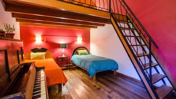 4 Bed Mix Dorm Share Bathroom | Free WiFi, bed sheets
