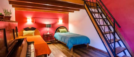 4 Bed Mix Dorm Share Bathroom | Free WiFi, bed sheets