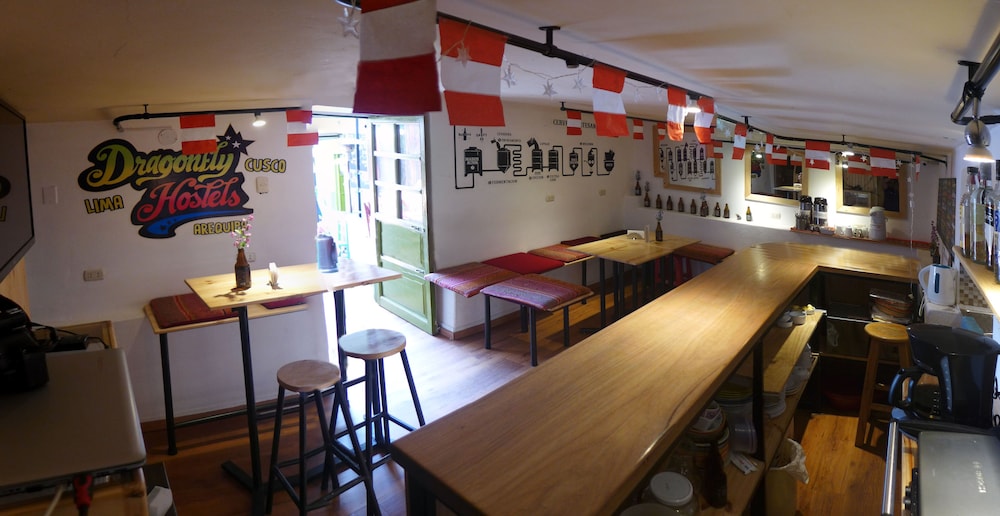 Dragonfly Hostels Cusco by null