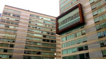 Vista frontal de la propiedad