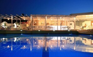 Outdoor pool, open 10:00 AM to 7:00 PM, pool umbrellas - Ioli Village (Kassandra)