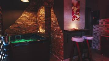 Exclusive Studio | Bathroom | Shower, hair dryer, slippers, towels