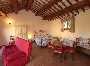 In-room safe, free WiFi, bed sheets - Tenuta Le Garzaie (Fermignano)