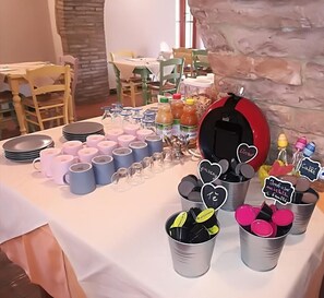 Breakfast area - Tenuta Le Garzaie (Fermignano)
