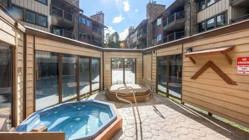 Bathtub spa outdoor