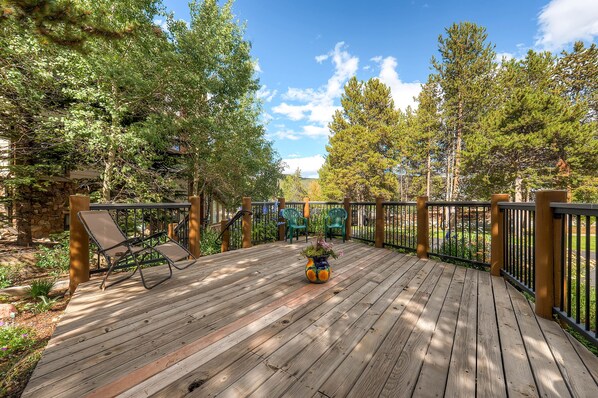 Sun deck - Park Place Condos by CRMR (Breckenridge)