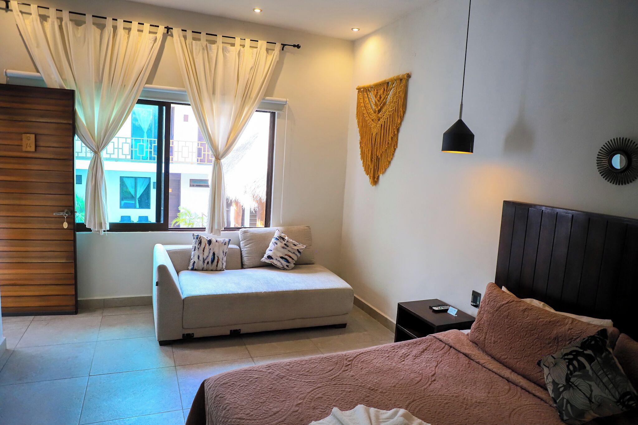 Premium Room, Bathtub | Minibar, in-room safe, free cribs/infant beds, travel crib