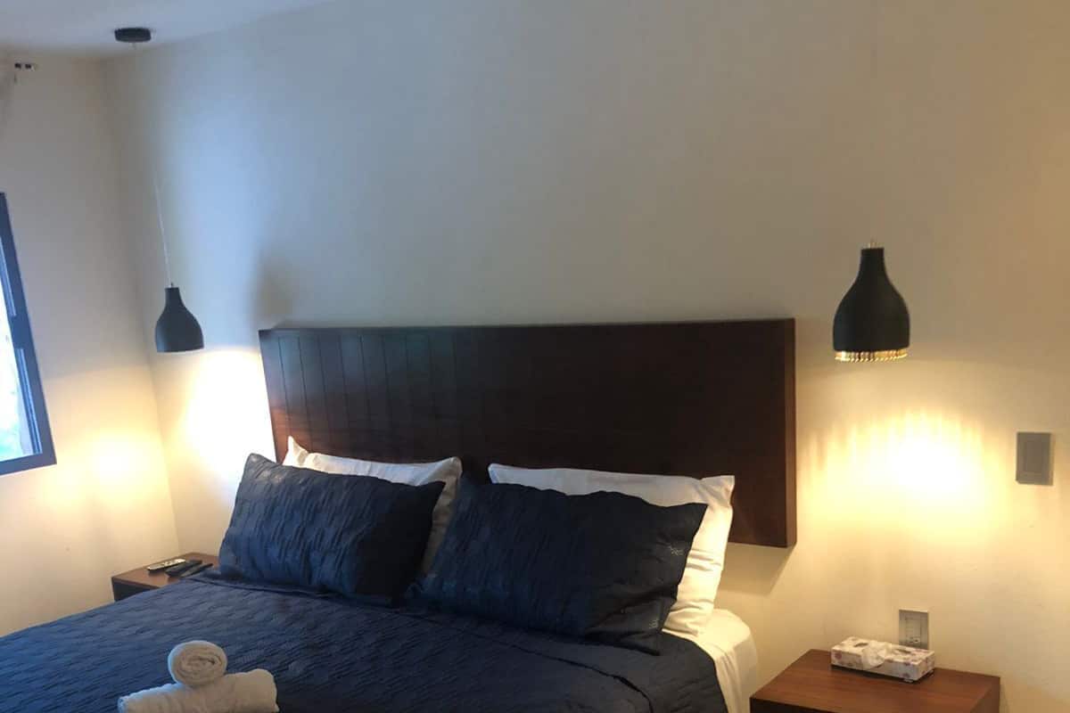 Deluxe kamer | Een minibar, een kluis op de kamer, gratis babybedden, reisbedje