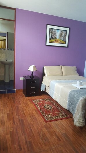 Room - Hostal Los Pinos (El Tambo)