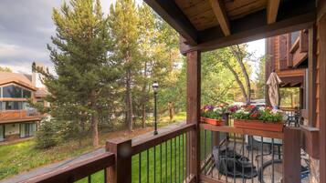 Comfort Condo, Kitchen | Balcony