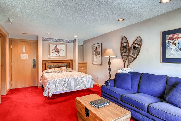 Basic Condo, Kitchen