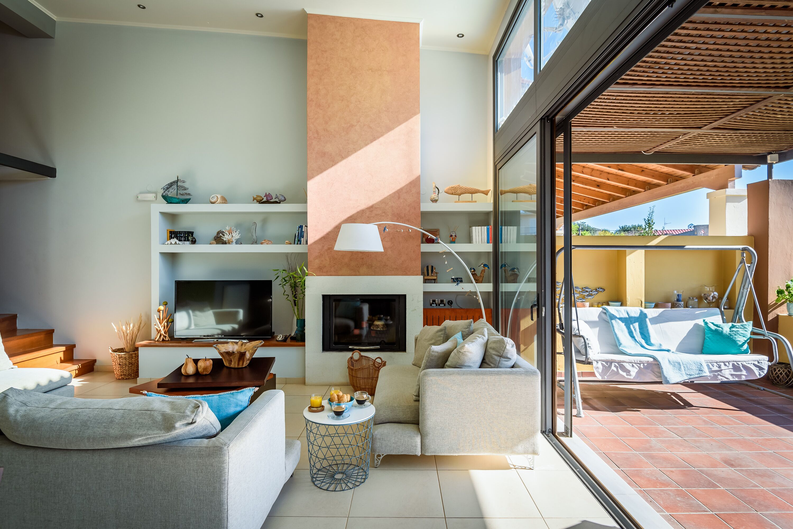 TV, fireplace, DVD player, books