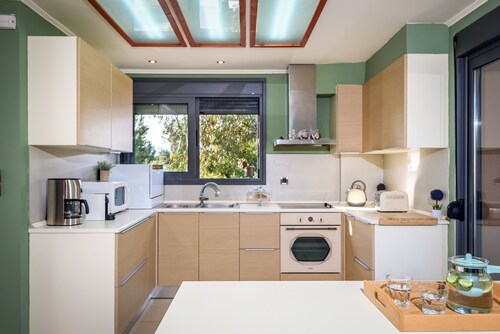 Marathi Oasis  Beach Villa (sleeps 5)