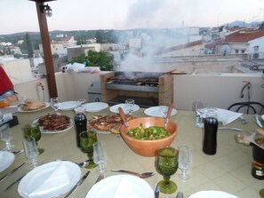 Outdoor dining - Calergi 10 -Spring in Crete- Special Offer-30 Days Stay in Crete -2BDR Apartment (Ατσιπόπουλο)