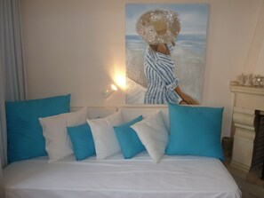 1 bedroom, iron/ironing board, WiFi, bed sheets - Calergi 10 -Spring in Crete- Special Offer-30 Days Stay in Crete -2BDR Apartment (Ατσιπόπουλο)