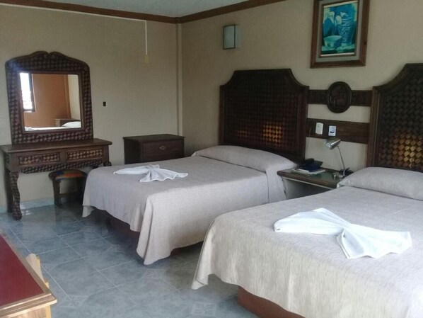 In-room safe, desk, iron/ironing board, free WiFi - Hotel Catedral (Ciudad del Carmen)