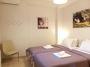 2 chambres, coffres-forts dans les chambres, bureau