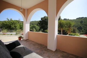 Terrace/patio - Apartment with mountain view (ΖΑΚΥΝΘΟΣ)
