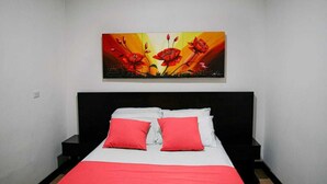 Quarto casal | Ferros/tábuas de passar roupa, Wi-Fi de cortesia, roupa de cama