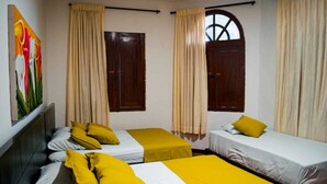 Quarto família | Ferros/tábuas de passar roupa, Wi-Fi de cortesia, roupa de cama