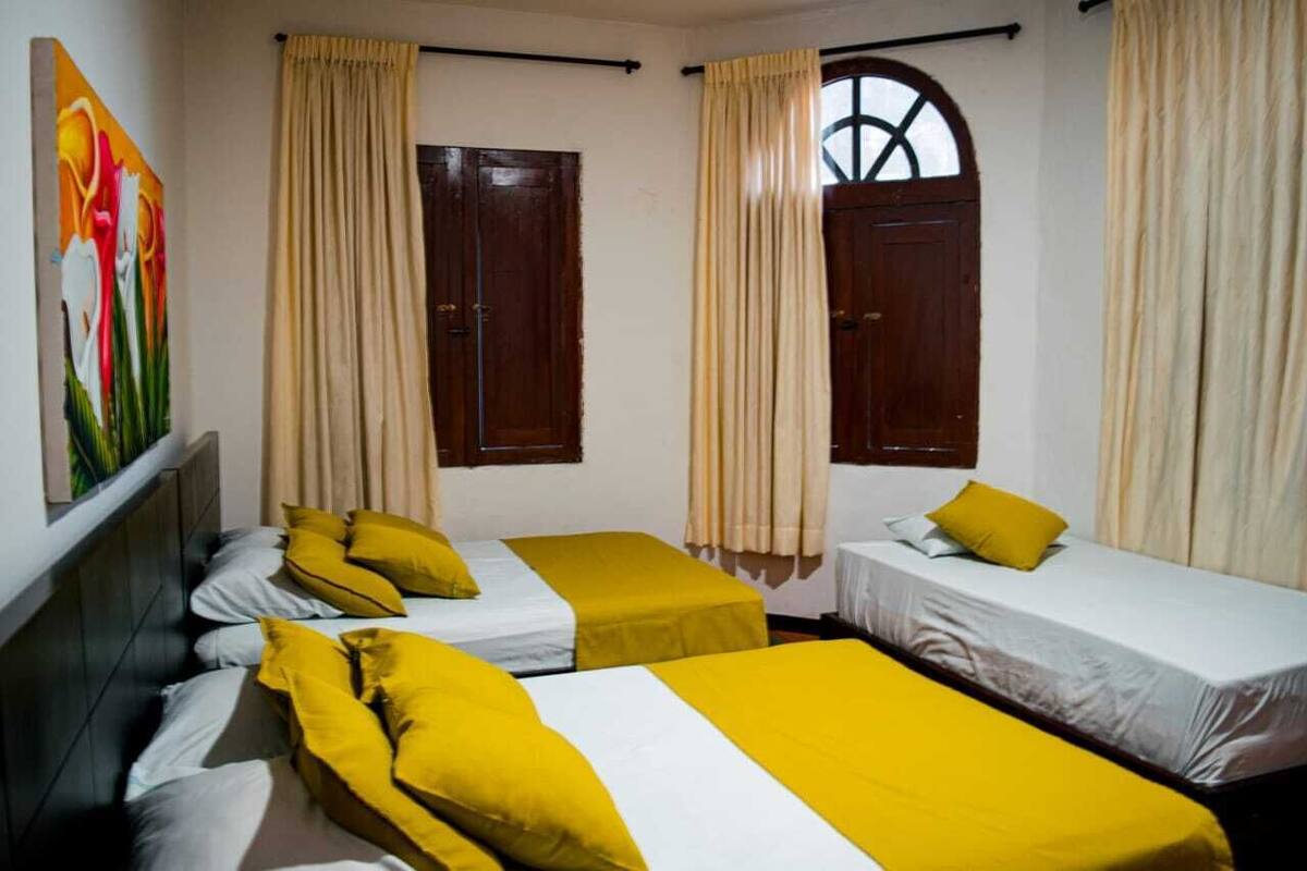 Iron/ironing board, free WiFi, bed sheets