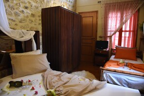 2 bedrooms, iron/ironing board, WiFi, bed sheets - Crete villa Estia (Ρεθυμνο)